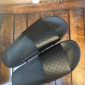 Gucci GG Microguccissima slides, Black, sz 9 .5/10 or Euro 40